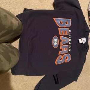 Chicago Bears sweatshirt. In good condition.